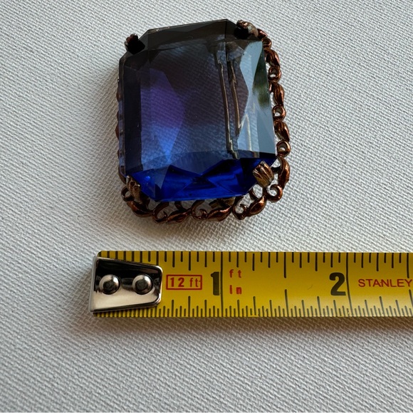 Vintage Sapphire Blue Faceted Glass Brooch - Picture 14 of 14